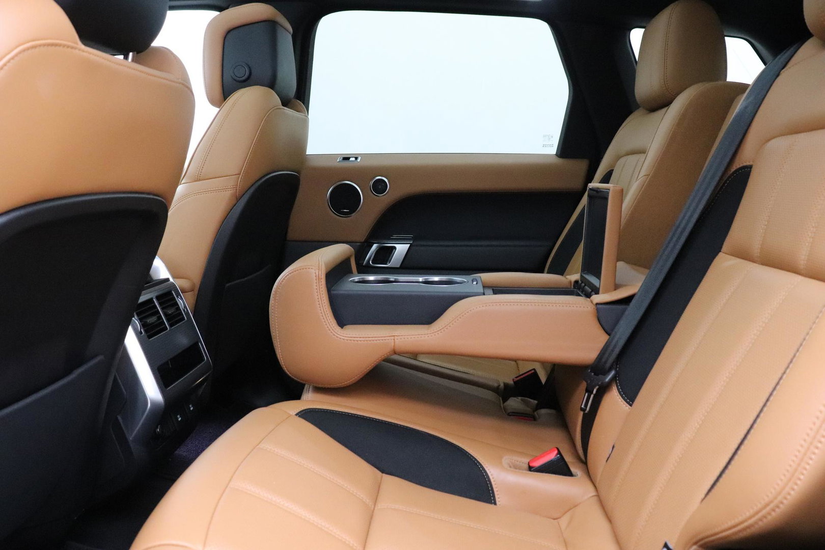 Land Rover Range Rover Sport P400e Limited Edition | Luchtvering | Trekhaak | Meridian | Head-up | 21 inch