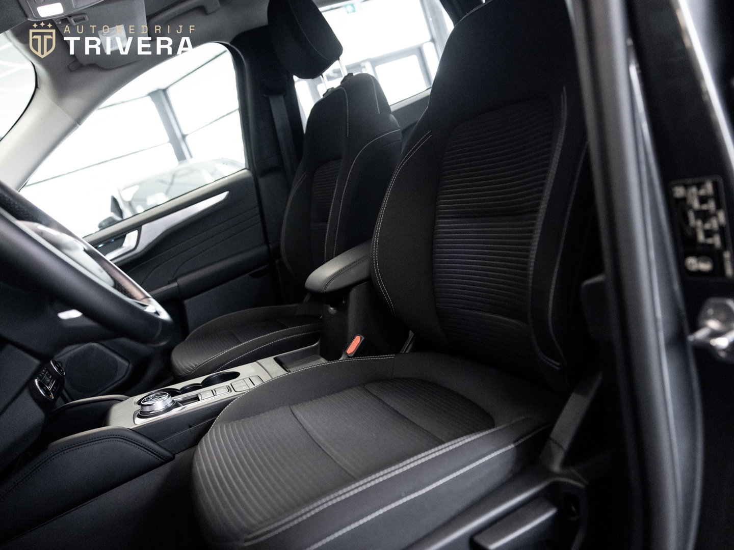 Ford Kuga 2.5 PHEV Titanium l SoH 96% l CAM 360° l CARPLAY l NAV l 1ste eig.l Keyless entry l Dealer Onderh.l Virtual cockpit