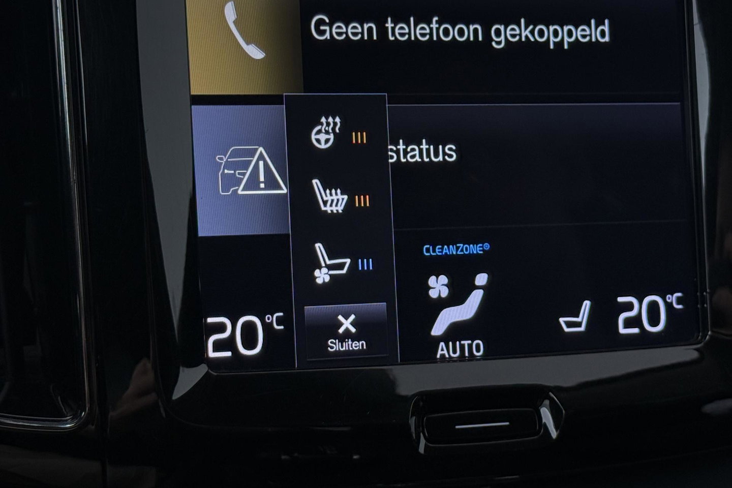 Volvo XC60 2.0 D4 AWD Momentum | HEICO SPORTIV | Grijs Kenteken | ACC | Head-Up | Stoelventilatie | Camera