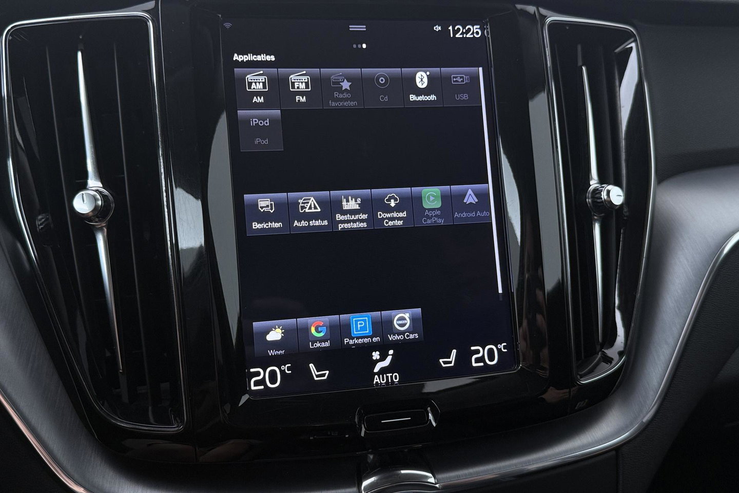 Volvo XC60 2.0 D4 AWD Momentum | HEICO SPORTIV | Grijs Kenteken | ACC | Head-Up | Stoelventilatie | Camera