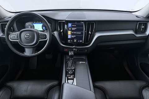 Volvo XC60 2.0 D4 AWD Momentum | HEICO SPORTIV | Grijs Kenteken | ACC | Head-Up | Stoelventilatie | Camera