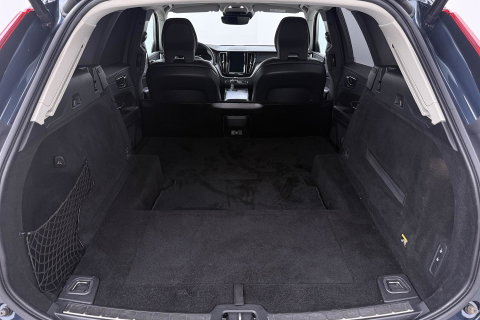 Volvo XC60 2.0 D4 AWD Momentum | HEICO SPORTIV | Grijs Kenteken | ACC | Head-Up | Stoelventilatie | Camera