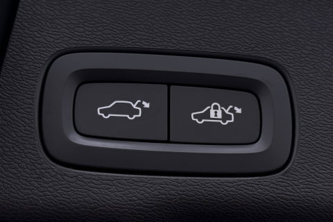 Volvo XC60 2.0 D4 AWD Momentum | HEICO SPORTIV | Grijs Kenteken | ACC | Head-Up | Stoelventilatie | Camera