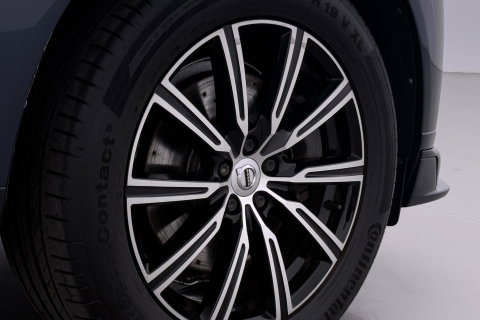 Volvo XC60 2.0 D4 AWD Momentum | HEICO SPORTIV | Grijs Kenteken | ACC | Head-Up | Stoelventilatie | Camera