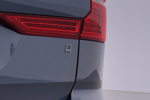 Volvo XC60 2.0 D4 AWD Momentum | HEICO SPORTIV | Grijs Kenteken | ACC | Head-Up | Stoelventilatie | Camera
