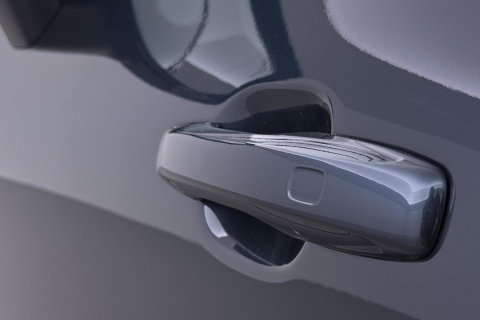 Volvo XC60 2.0 D4 AWD Momentum | HEICO SPORTIV | Grijs Kenteken | ACC | Head-Up | Stoelventilatie | Camera