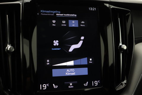 Volvo XC60 T8 R-Design | Bowers&Wilkins | Luchtvering | Panoramadak | 360° Camera | Massage+Ventilatie | Stoel+Stuurverwarming | 22 Inch
