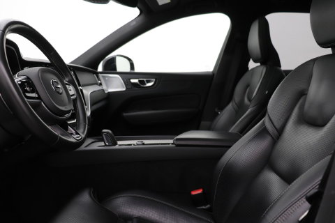 Volvo XC60 T8 R-Design | Bowers&Wilkins | Luchtvering | Panoramadak | 360° Camera | Massage+Ventilatie | Stoel+Stuurverwarming | 22 Inch
