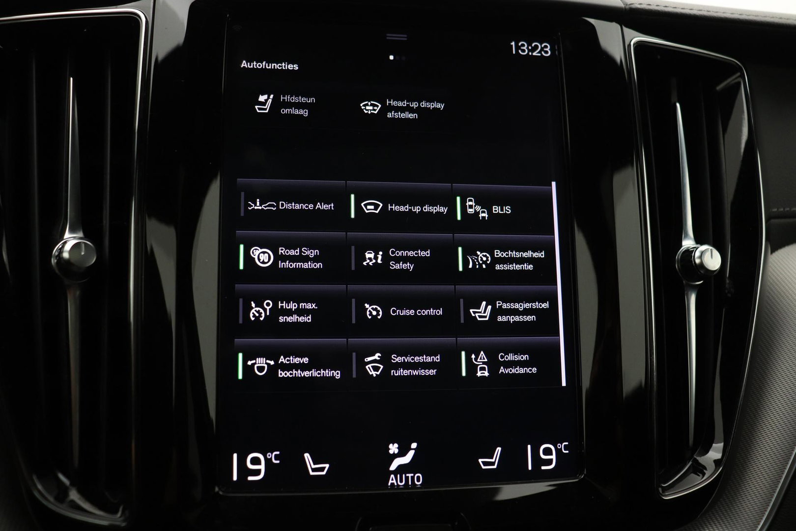 Volvo XC60 T8 R-Design | Bowers&Wilkins | Luchtvering | Panoramadak | 360° Camera | Massage+Ventilatie | Stoel+Stuurverwarming | 22 Inch