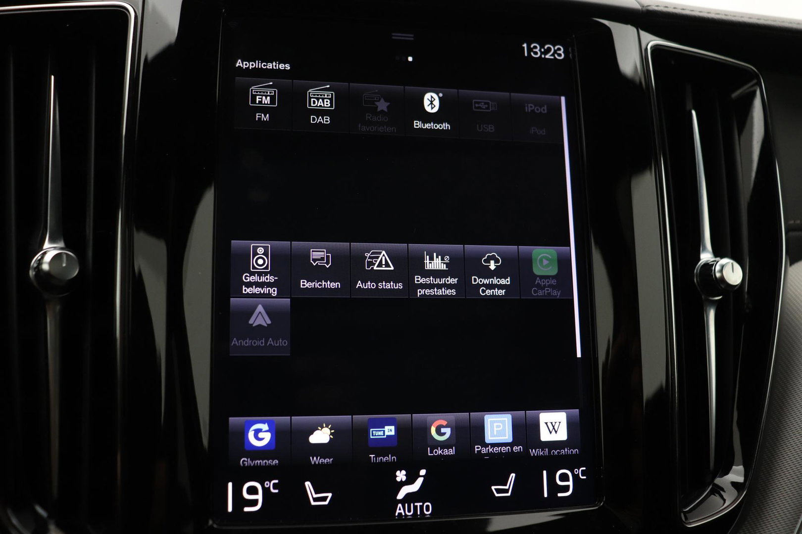 Volvo XC60 T8 R-Design | Bowers&Wilkins | Luchtvering | Panoramadak | 360° Camera | Massage+Ventilatie | Stoel+Stuurverwarming | 22 Inch