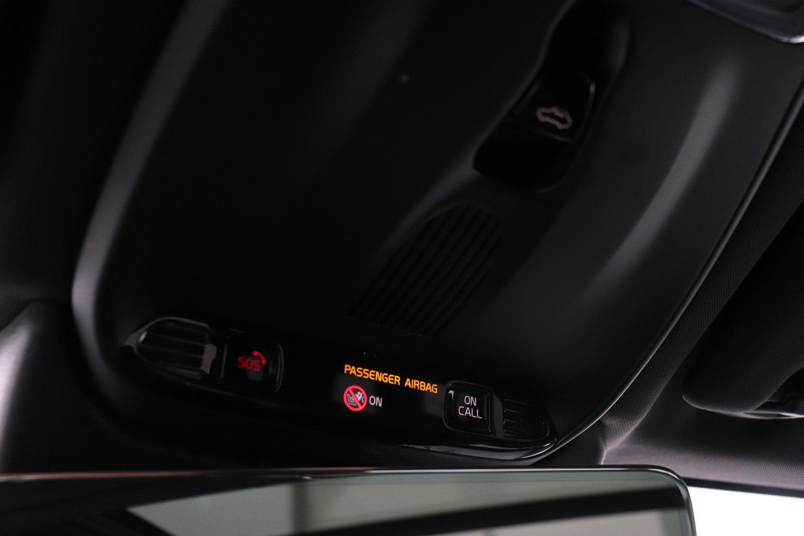 Volvo XC60 T8 R-Design | Bowers&Wilkins | Luchtvering | Panoramadak | 360° Camera | Massage+Ventilatie | Stoel+Stuurverwarming | 22 Inch