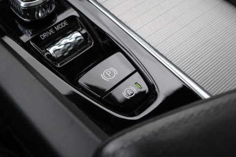 Volvo XC60 T8 R-Design | Bowers&Wilkins | Luchtvering | Panoramadak | 360° Camera | Massage+Ventilatie | Stoel+Stuurverwarming | 22 Inch