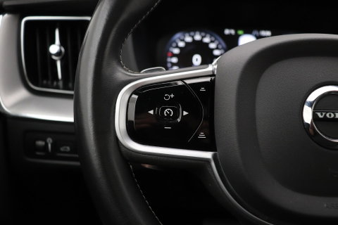Volvo XC60 T8 R-Design | Bowers&Wilkins | Luchtvering | Panoramadak | 360° Camera | Massage+Ventilatie | Stoel+Stuurverwarming | 22 Inch