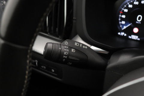 Volvo XC60 T8 R-Design | Bowers&Wilkins | Luchtvering | Panoramadak | 360° Camera | Massage+Ventilatie | Stoel+Stuurverwarming | 22 Inch