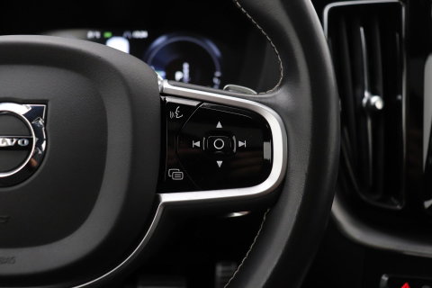 Volvo XC60 T8 R-Design | Bowers&Wilkins | Luchtvering | Panoramadak | 360° Camera | Massage+Ventilatie | Stoel+Stuurverwarming | 22 Inch