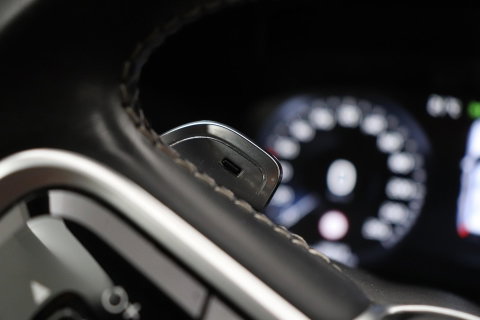 Volvo XC60 T8 R-Design | Bowers&Wilkins | Luchtvering | Panoramadak | 360° Camera | Massage+Ventilatie | Stoel+Stuurverwarming | 22 Inch