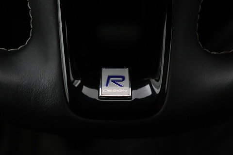 Volvo XC60 T8 R-Design | Bowers&Wilkins | Luchtvering | Panoramadak | 360° Camera | Massage+Ventilatie | Stoel+Stuurverwarming | 22 Inch