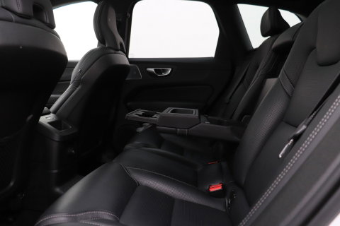 Volvo XC60 T8 R-Design | Bowers&Wilkins | Luchtvering | Panoramadak | 360° Camera | Massage+Ventilatie | Stoel+Stuurverwarming | 22 Inch