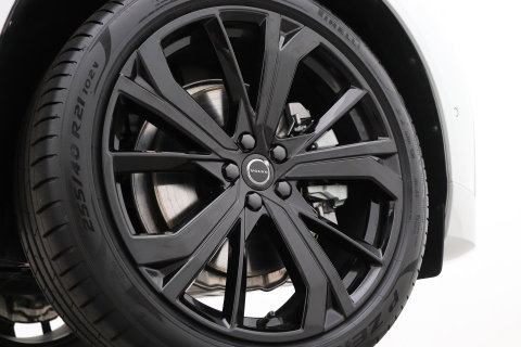 Volvo XC60 T6 Plus Black Edition | Harman/Kardon | Panoramadak | Head-Up | 360° Camera | ACC | 21 Inch