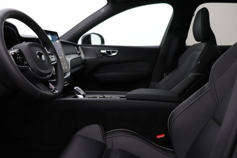 Volvo XC60 T6 Plus Black Edition | Harman/Kardon | Panoramadak | Head-Up | 360° Camera | ACC | 21 Inch