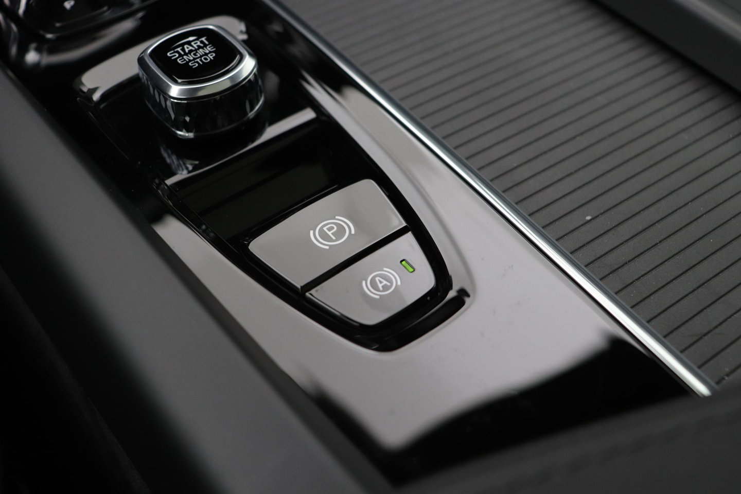 Volvo XC60 T6 Plus Black Edition | Harman/Kardon | Panoramadak | Head-Up | 360° Camera | ACC | 21 Inch