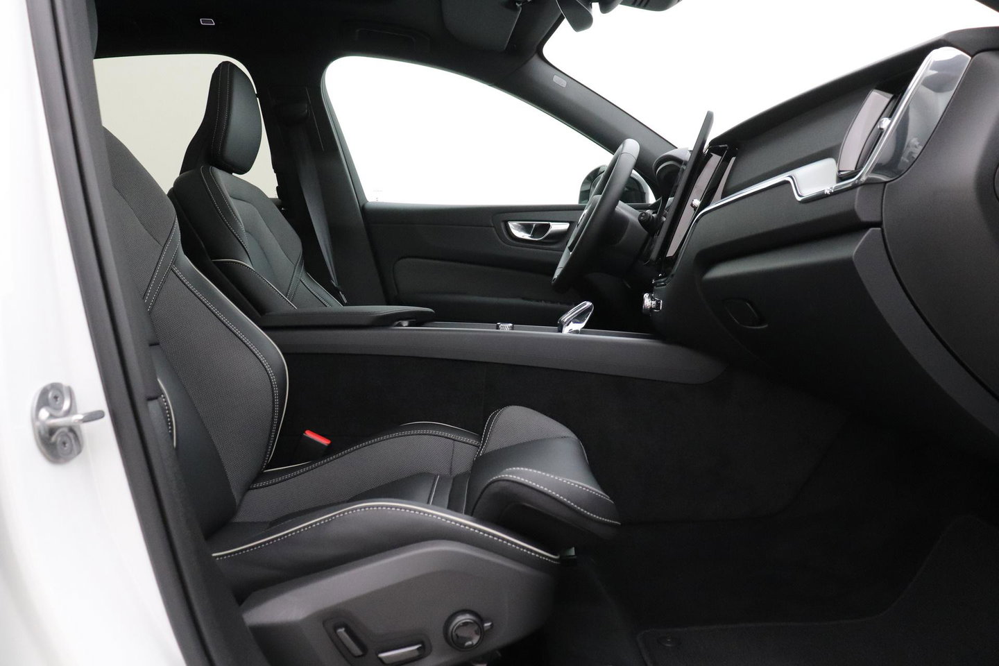 Volvo XC60 T6 Plus Black Edition | Harman/Kardon | Panoramadak | Head-Up | 360° Camera | ACC | 21 Inch