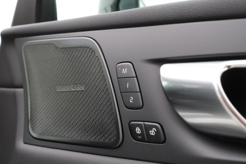 Volvo XC60 T6 Plus Black Edition | Harman/Kardon | Panoramadak | Head-Up | 360° Camera | ACC | 21 Inch