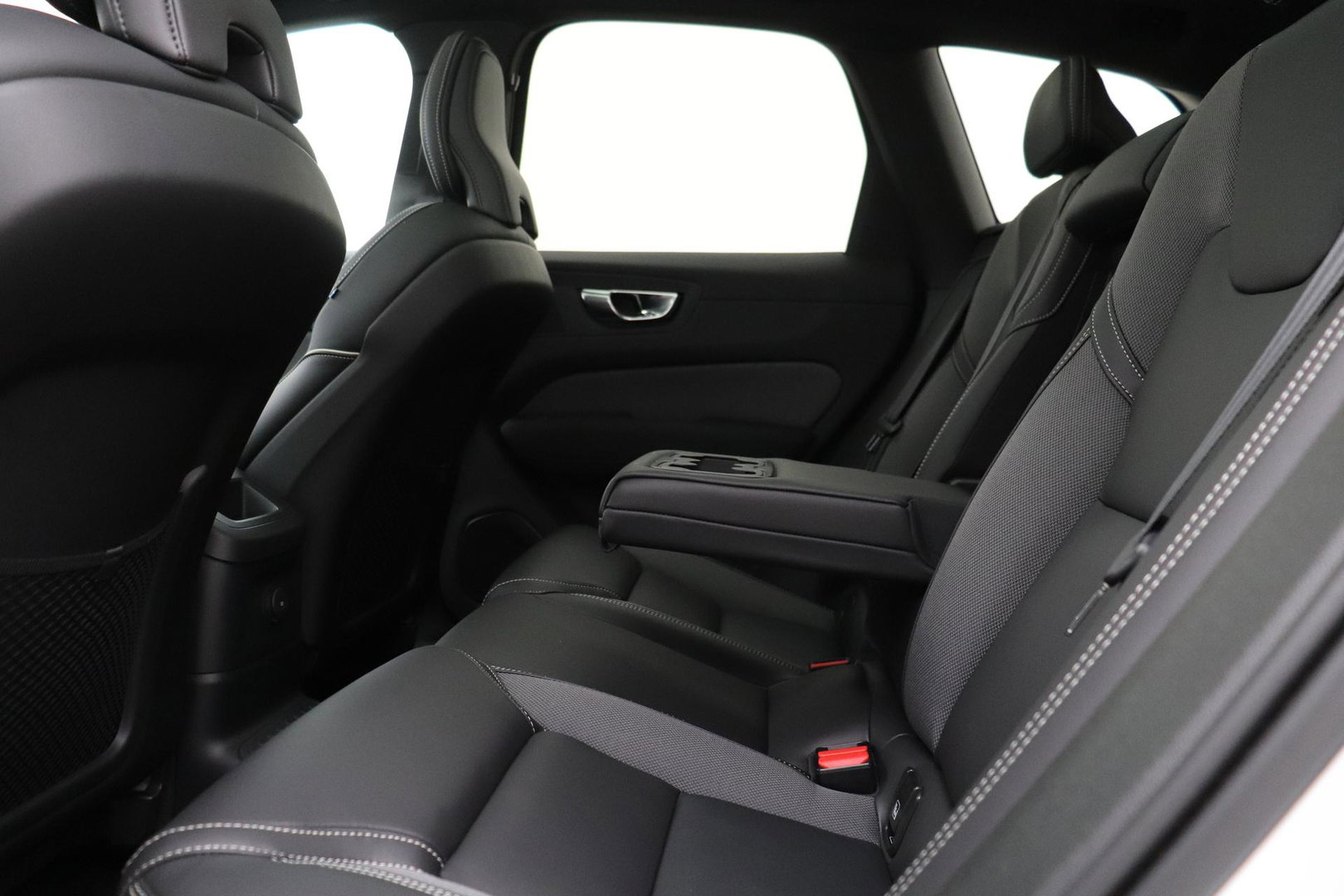 Volvo XC60 T6 Plus Black Edition | Harman/Kardon | Panoramadak | Head-Up | 360° Camera | ACC | 21 Inch