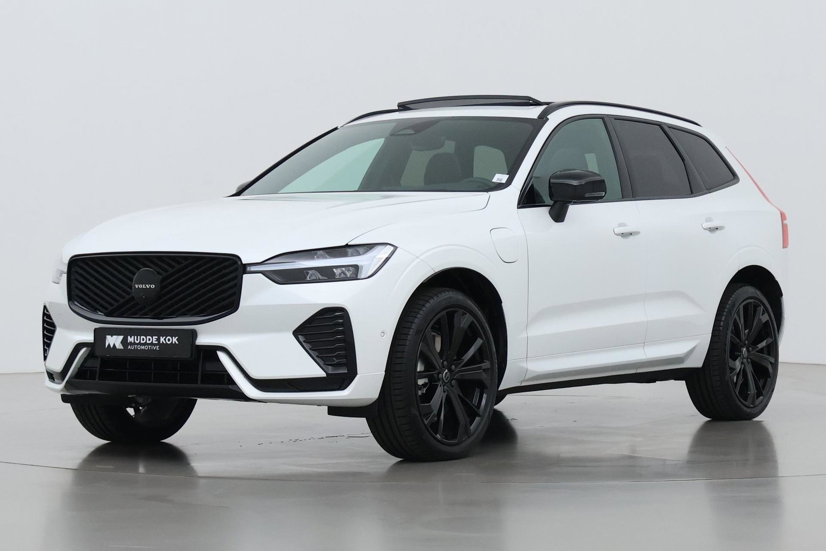 Volvo XC60 T6 Plus Black Edition | Harman/Kardon | Panoramadak | Head-Up | 360° Camera | ACC | 21 Inch