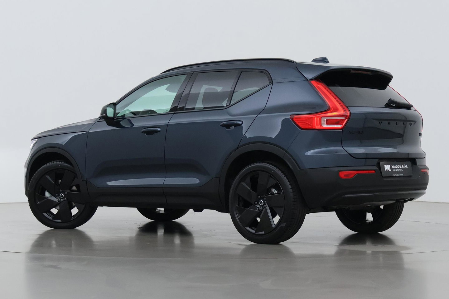 Volvo XC40 B3 Plus Black Edition | Harman/Kardon | BLIS | 360° Camera | Pilot Assist | Stoel+Stuurverwarming | Memory | ACC | 20 Inch