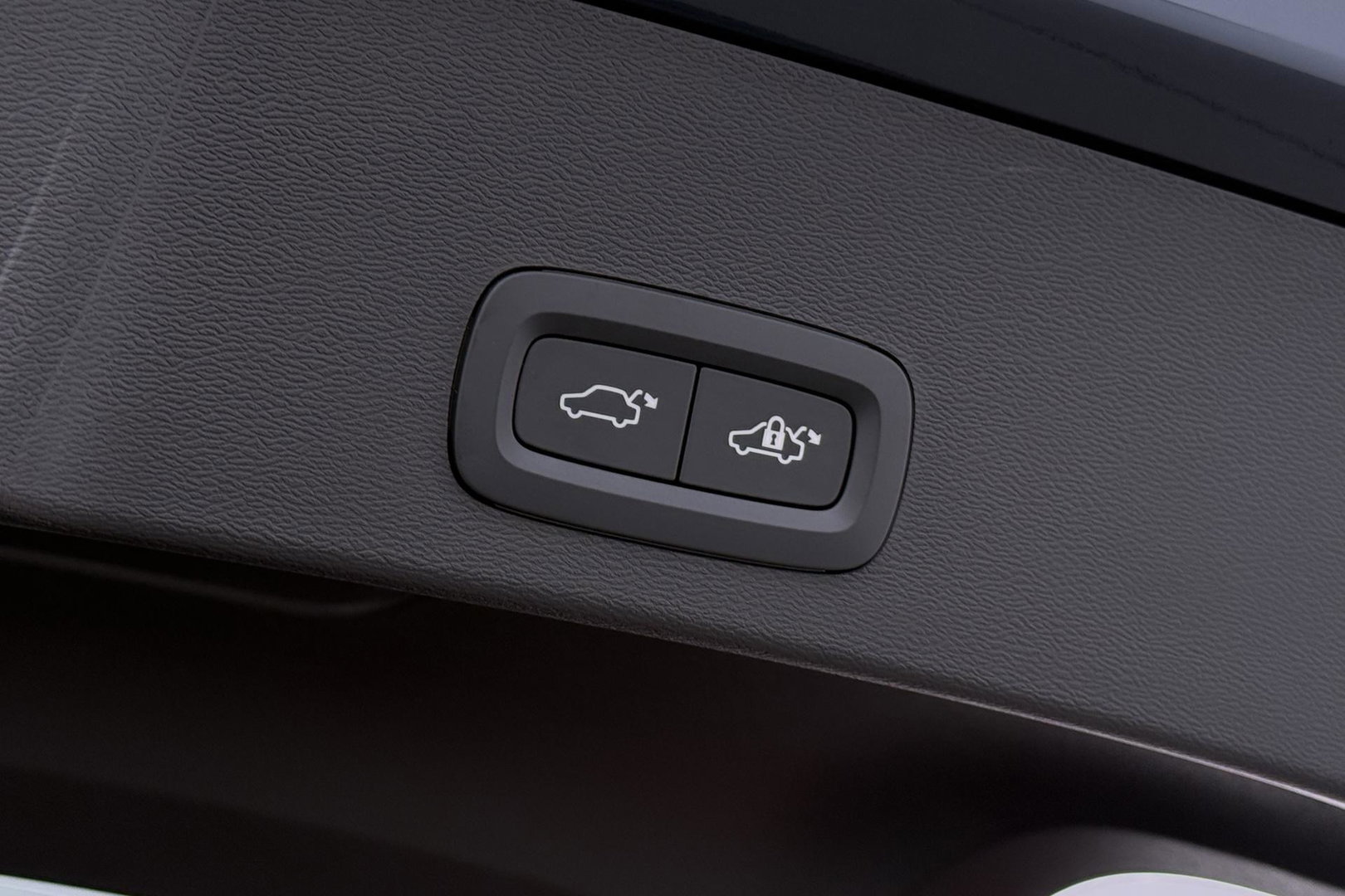 Volvo XC40 B3 Plus Black Edition | Harman/Kardon | BLIS | 360° Camera | Pilot Assist | Stoel+Stuurverwarming | Memory | ACC | 20 Inch