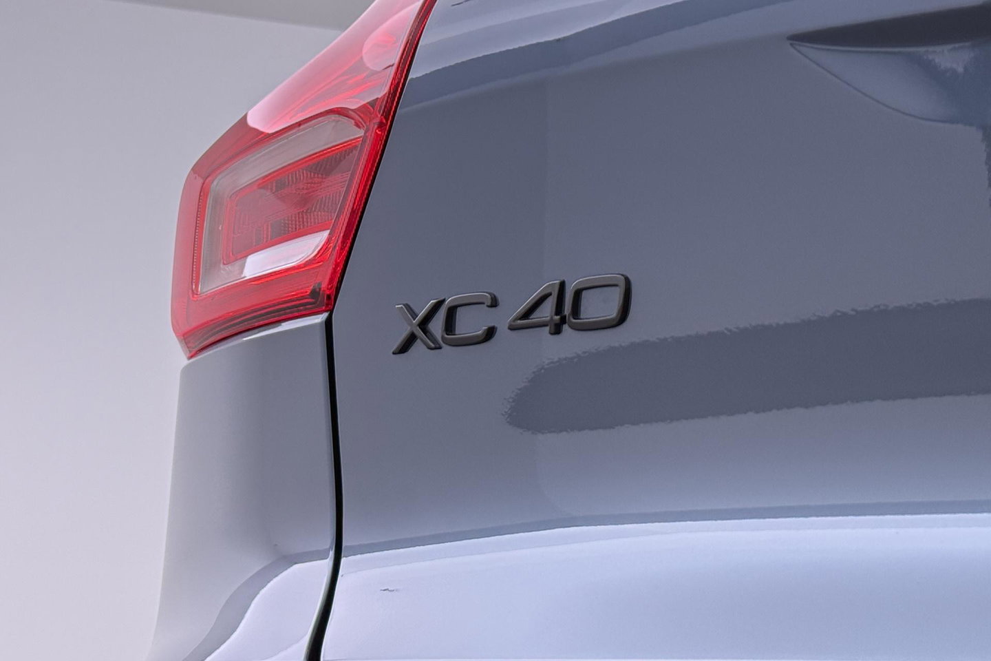 Volvo XC40 B3 Plus Black Edition | Harman/Kardon | BLIS | 360° Camera | Pilot Assist | Stoel+Stuurverwarming | Memory | ACC | 20 Inch