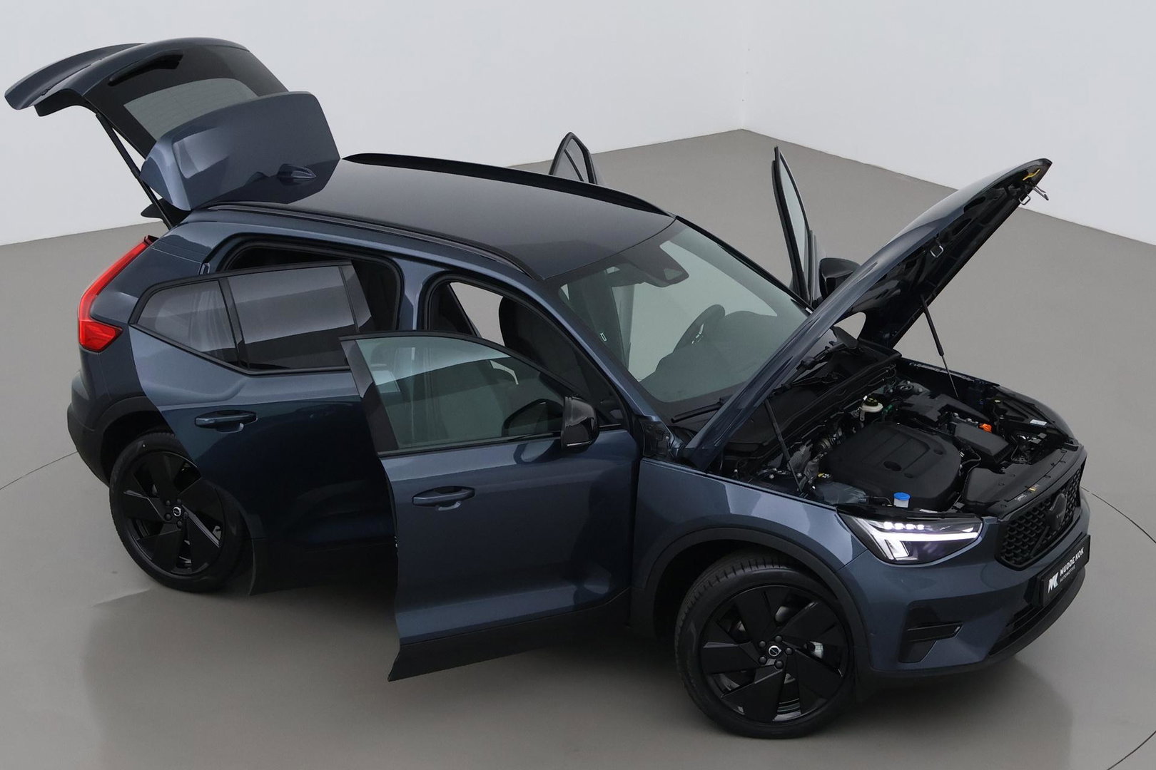 Volvo XC40 B3 Plus Black Edition | Harman/Kardon | BLIS | 360° Camera | Pilot Assist | Stoel+Stuurverwarming | Memory | ACC | 20 Inch