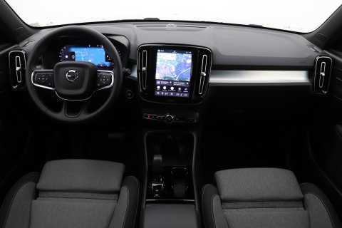 Volvo XC40 2.0 B3 Plus Black Edition | Harman/Kardon | BLIS | 360° Camera | Pilot Assist | Stoel+Stuurverwarming | Memory | ACC | 20 Inch