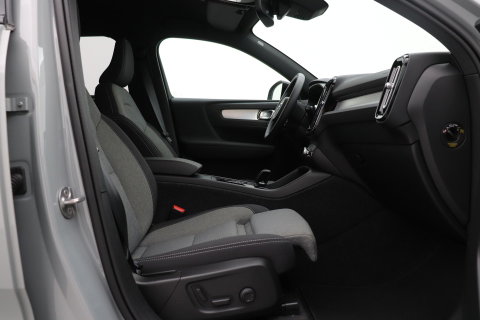 Volvo XC40 2.0 B3 Plus Black Edition | Harman/Kardon | BLIS | 360° Camera | Pilot Assist | Stoel+Stuurverwarming | Memory | ACC | 20 Inch