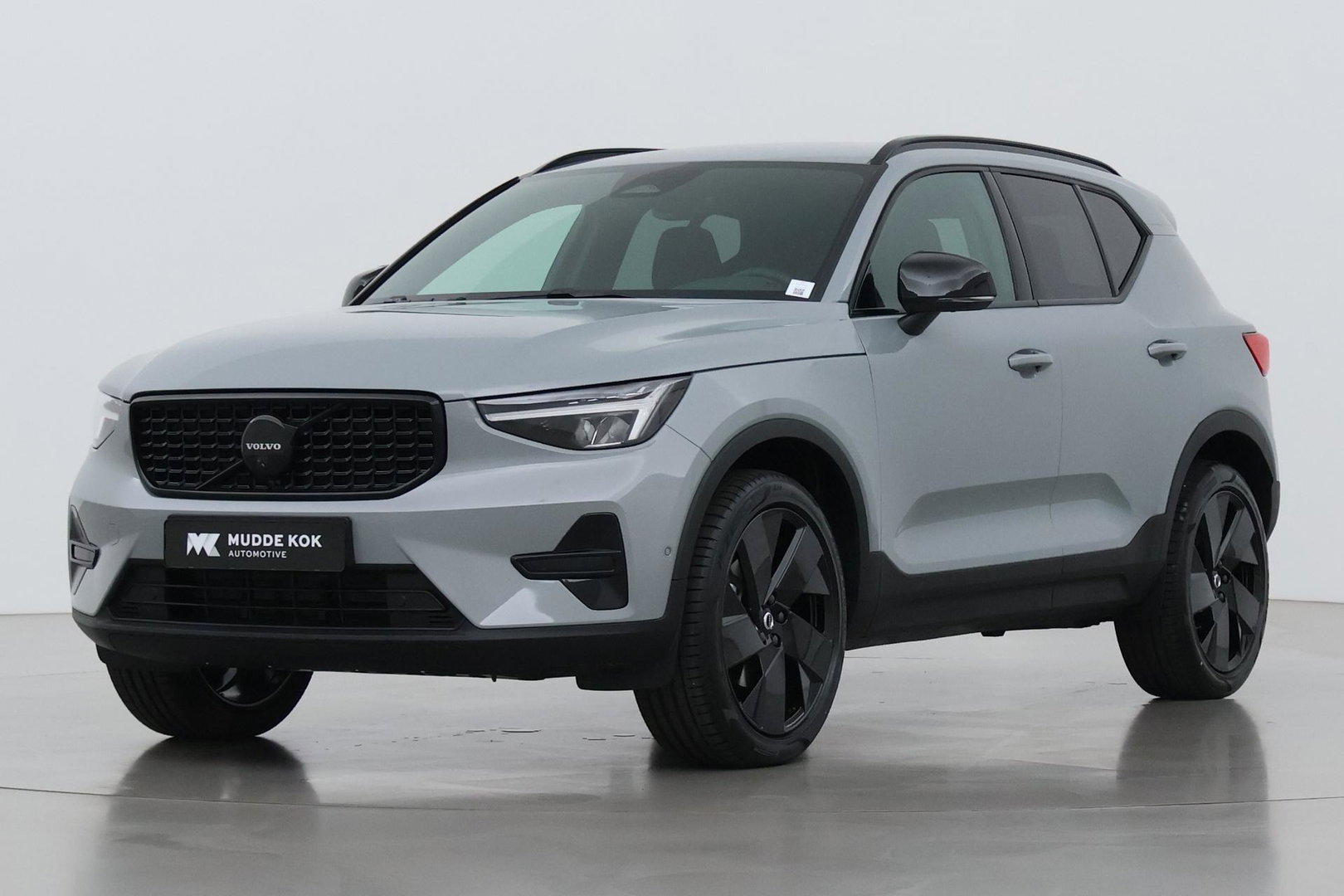 Volvo XC40 2.0 B3 Plus Black Edition | Harman/Kardon | BLIS | 360° Camera | Pilot Assist | Stoel+Stuurverwarming | Memory | ACC | 20 Inch
