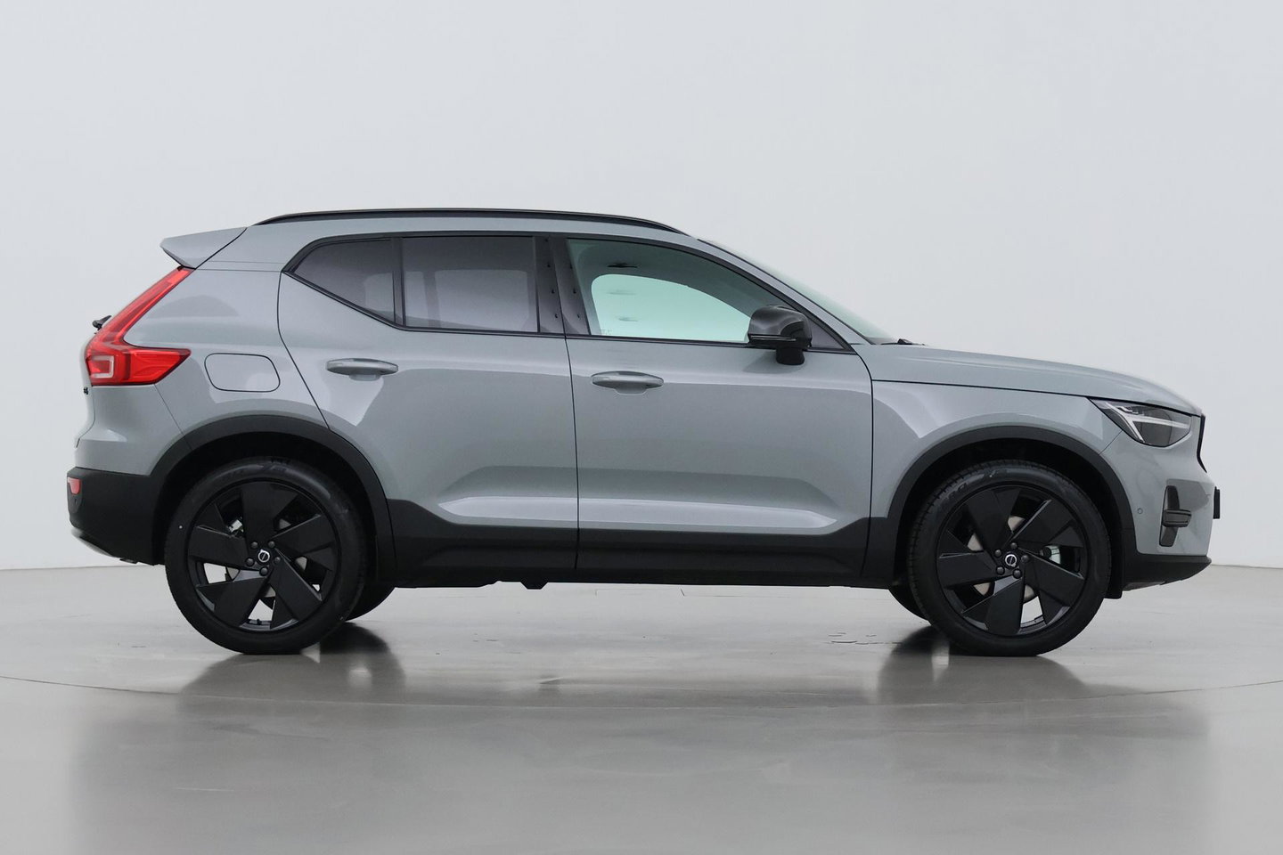Volvo XC40 2.0 B3 Plus Black Edition | Harman/Kardon | BLIS | 360° Camera | Pilot Assist | Stoel+Stuurverwarming | Memory | ACC | 20 Inch