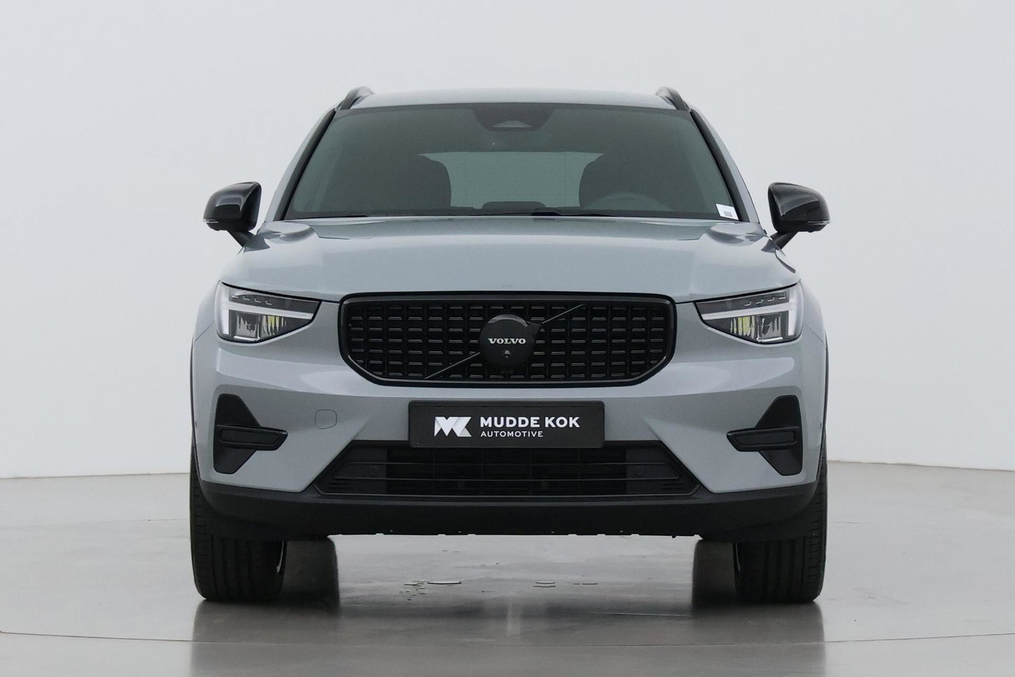 Volvo XC40 2.0 B3 Plus Black Edition | Harman/Kardon | BLIS | 360° Camera | Pilot Assist | Stoel+Stuurverwarming | Memory | ACC | 20 Inch