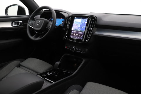 Volvo XC40 2.0 B3 Plus Black Edition | Harman/Kardon | BLIS | 360° Camera | Pilot Assist | Stoel+Stuurverwarming | Memory | ACC | 20 Inch