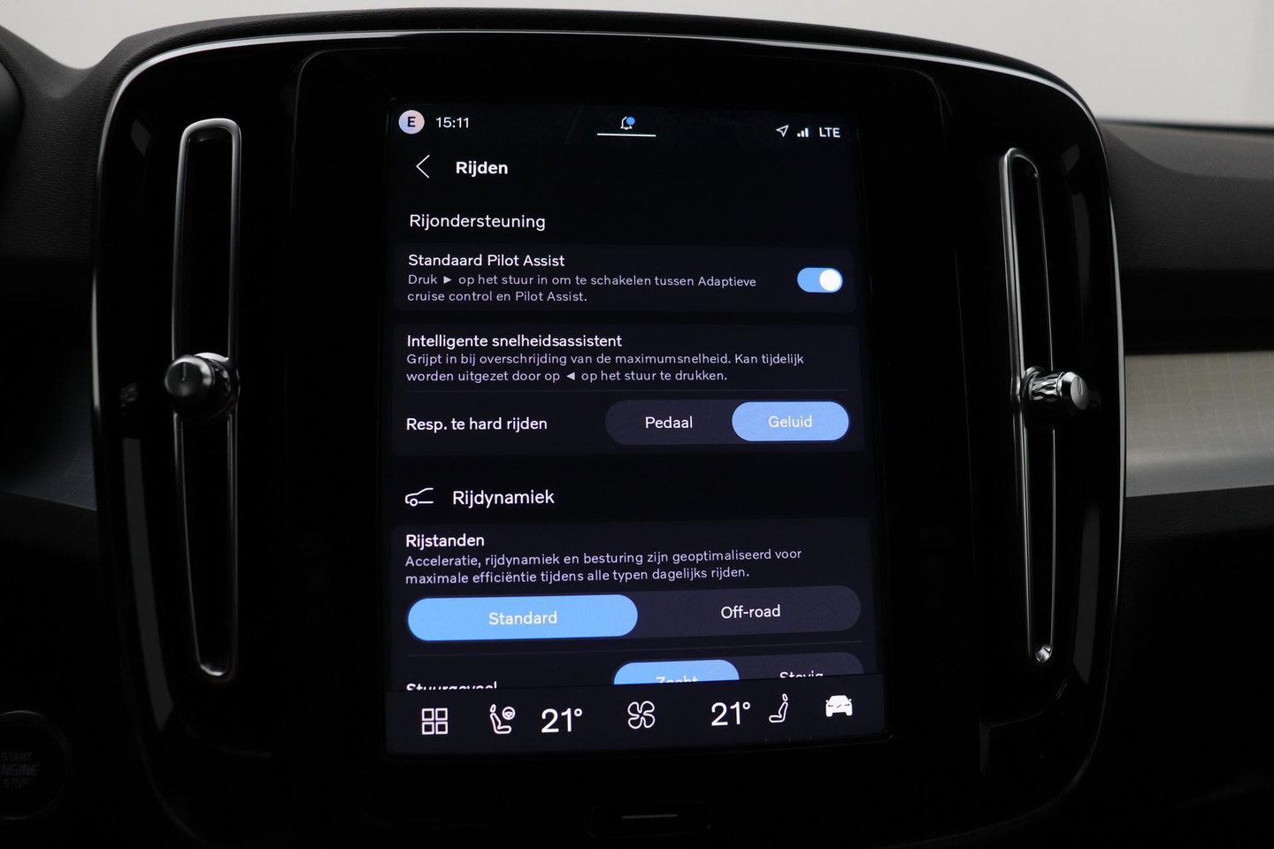 Volvo XC40 2.0 B3 Plus Black Edition | Harman/Kardon | BLIS | 360° Camera | Pilot Assist | Stoel+Stuurverwarming | Memory | ACC | 20 Inch