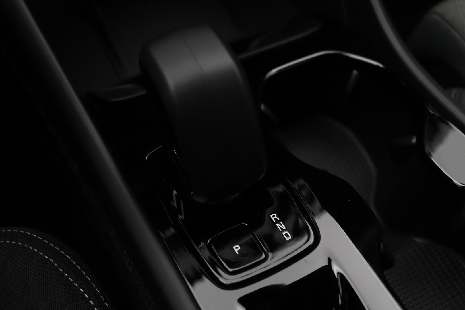 Volvo XC40 2.0 B3 Plus Black Edition | Harman/Kardon | BLIS | 360° Camera | Pilot Assist | Stoel+Stuurverwarming | Memory | ACC | 20 Inch