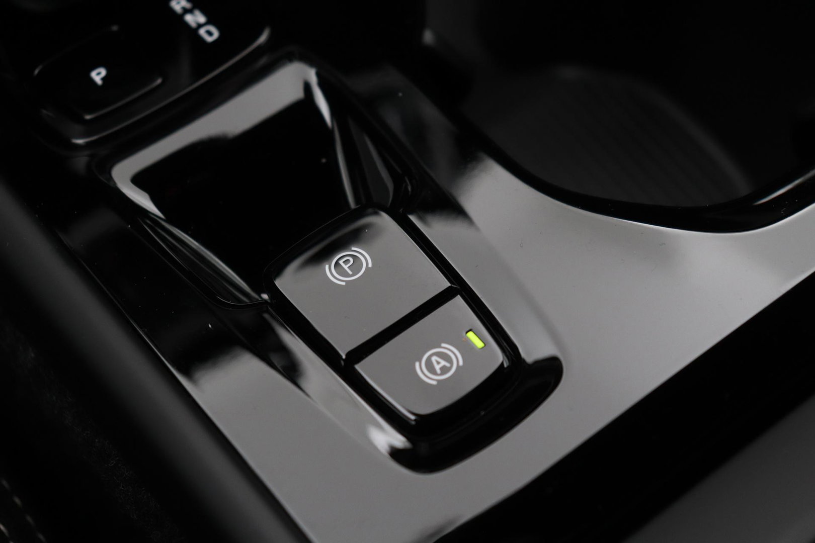 Volvo XC40 2.0 B3 Plus Black Edition | Harman/Kardon | BLIS | 360° Camera | Pilot Assist | Stoel+Stuurverwarming | Memory | ACC | 20 Inch
