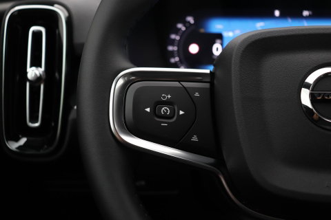 Volvo XC40 2.0 B3 Plus Black Edition | Harman/Kardon | BLIS | 360° Camera | Pilot Assist | Stoel+Stuurverwarming | Memory | ACC | 20 Inch