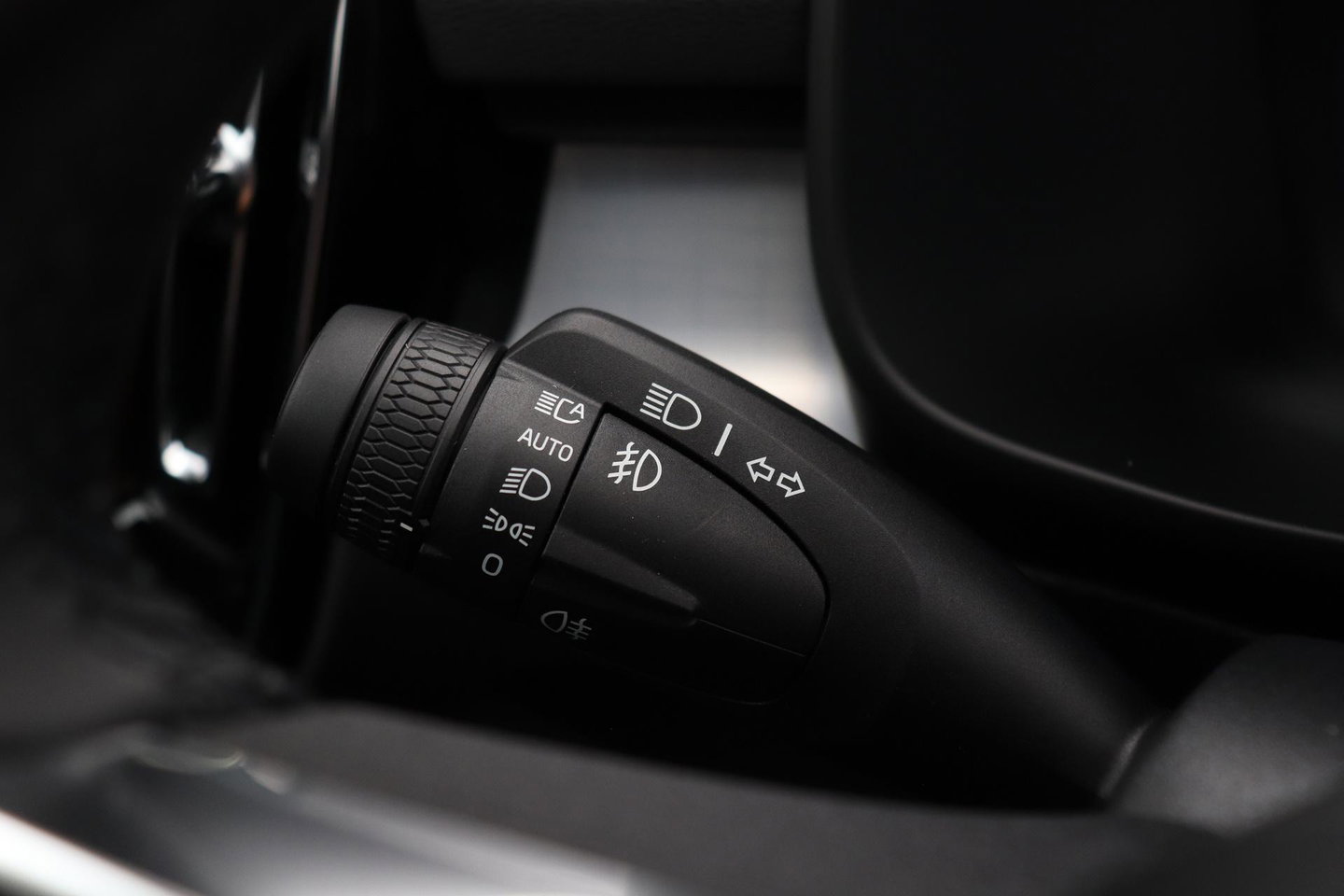 Volvo XC40 2.0 B3 Plus Black Edition | Harman/Kardon | BLIS | 360° Camera | Pilot Assist | Stoel+Stuurverwarming | Memory | ACC | 20 Inch