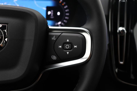 Volvo XC40 2.0 B3 Plus Black Edition | Harman/Kardon | BLIS | 360° Camera | Pilot Assist | Stoel+Stuurverwarming | Memory | ACC | 20 Inch
