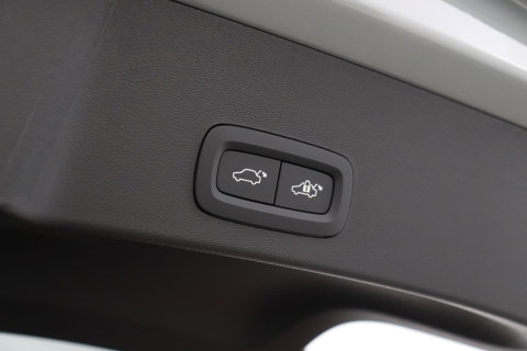 Volvo XC40 2.0 B3 Plus Black Edition | Harman/Kardon | BLIS | 360° Camera | Pilot Assist | Stoel+Stuurverwarming | Memory | ACC | 20 Inch