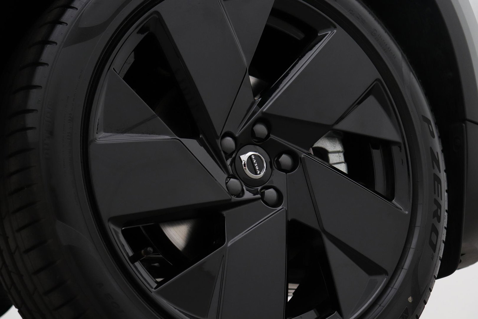 Volvo XC40 2.0 B3 Plus Black Edition | Harman/Kardon | BLIS | 360° Camera | Pilot Assist | Stoel+Stuurverwarming | Memory | ACC | 20 Inch