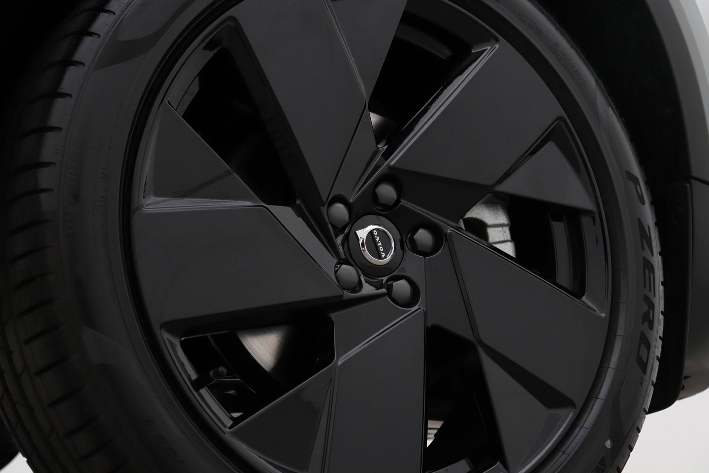Volvo XC40 2.0 B3 Plus Black Edition | Harman/Kardon | BLIS | 360° Camera | Pilot Assist | Stoel+Stuurverwarming | Memory | ACC | 20 Inch