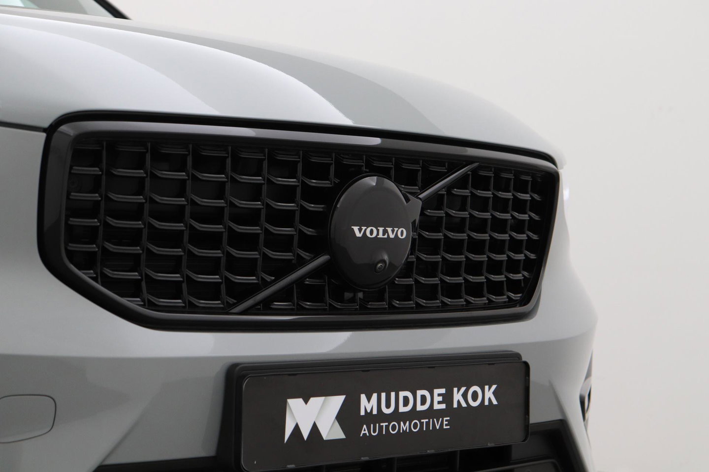 Volvo XC40 2.0 B3 Plus Black Edition | Harman/Kardon | BLIS | 360° Camera | Pilot Assist | Stoel+Stuurverwarming | Memory | ACC | 20 Inch