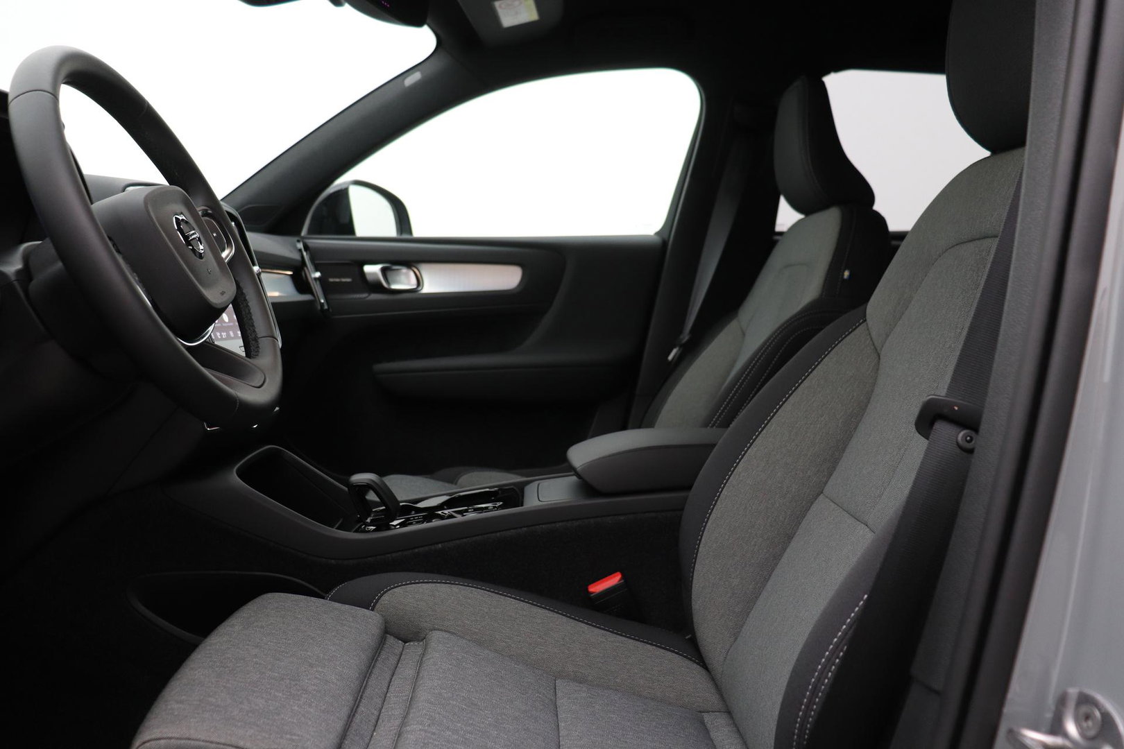 Volvo XC40 2.0 B3 Plus Black Edition | Harman/Kardon | BLIS | 360° Camera | Pilot Assist | Stoel+Stuurverwarming | Memory | ACC | 20 Inch